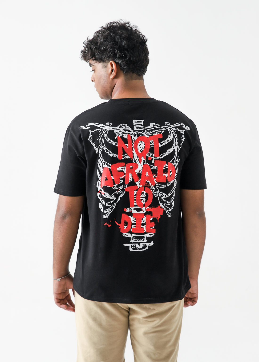 NOT AFRAID GRAPHIC TEE