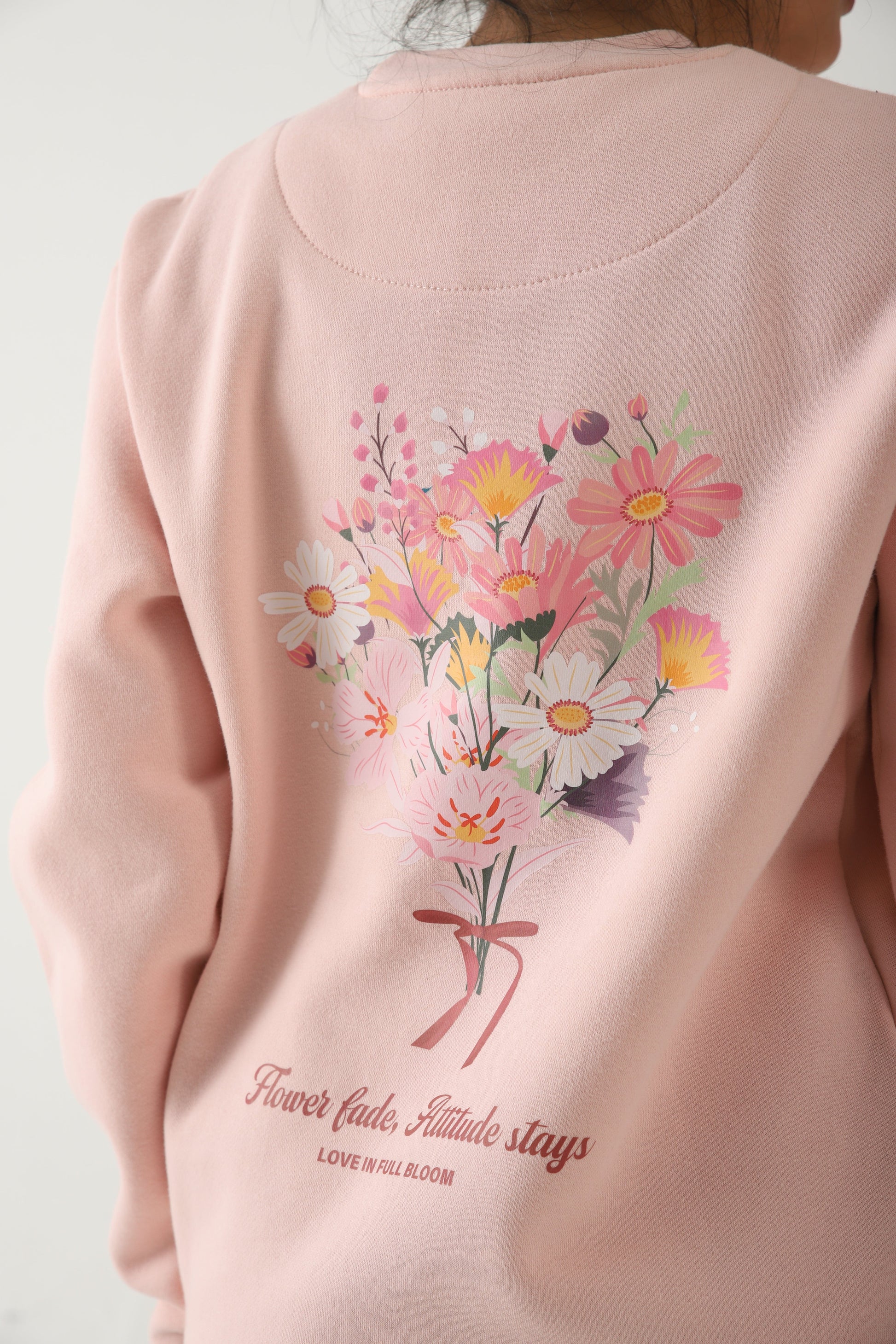 Zattitudeclothing Wildflower Sweatshirt | RELAX FIT